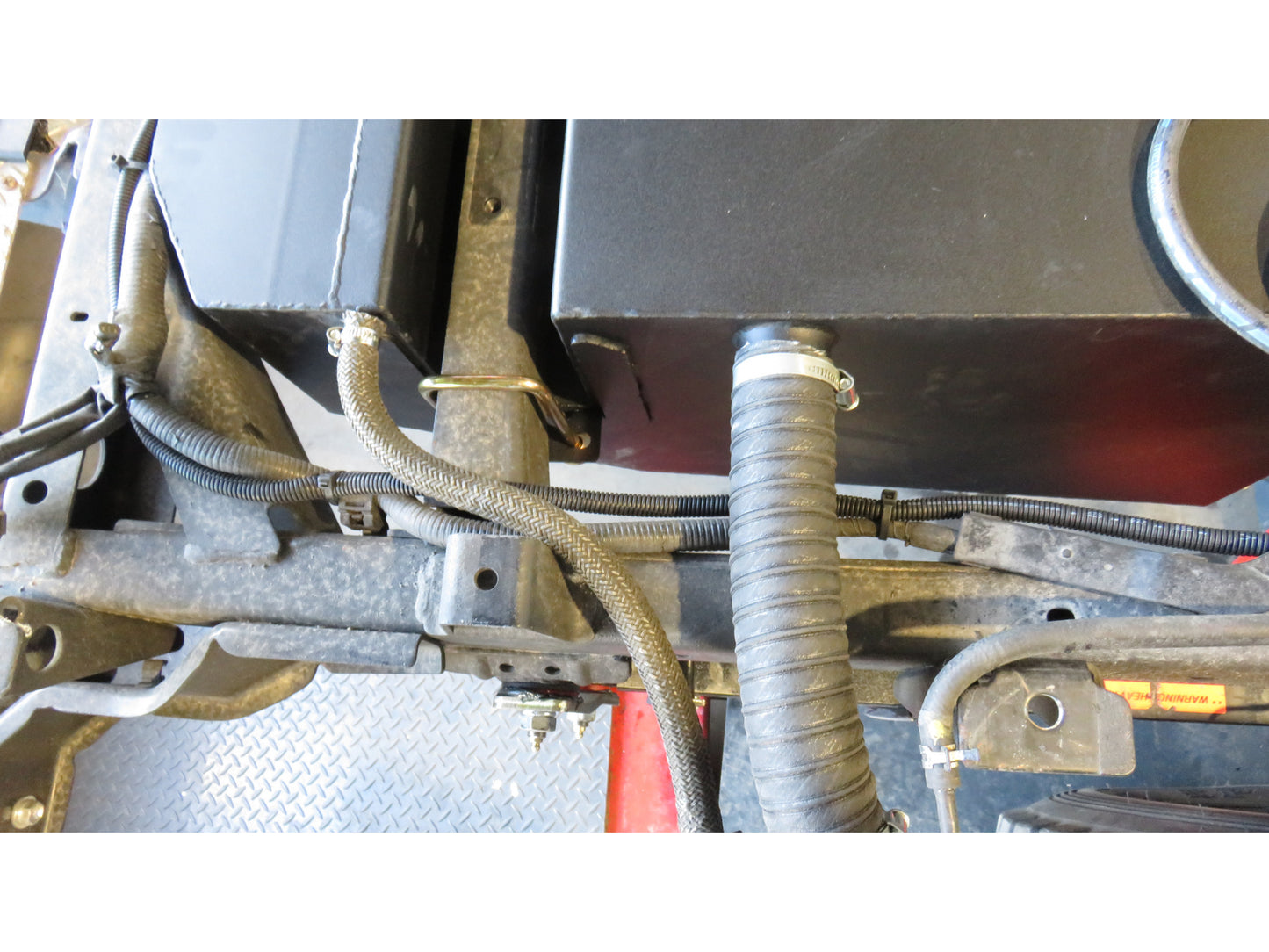 Réservoir supplémentaire auxiliaire inox 160L Toyota HZJ78 et HZJ79 simple cabine N4-Offroad sur Xperts4x4 Accessoires 4x4 Off-Road
