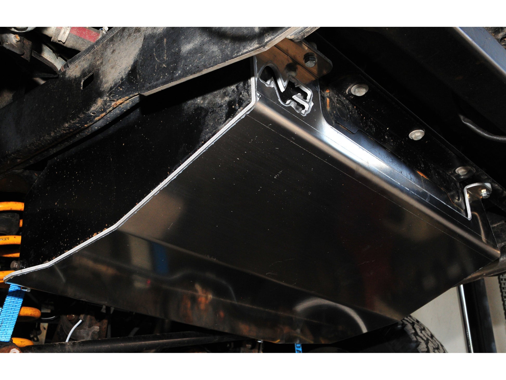 Réservoir supplémentaire de 175L pour Toyota HDJ100 N4-Offroad sur Xperts4x4 Accessoires 4x4 Off-Road