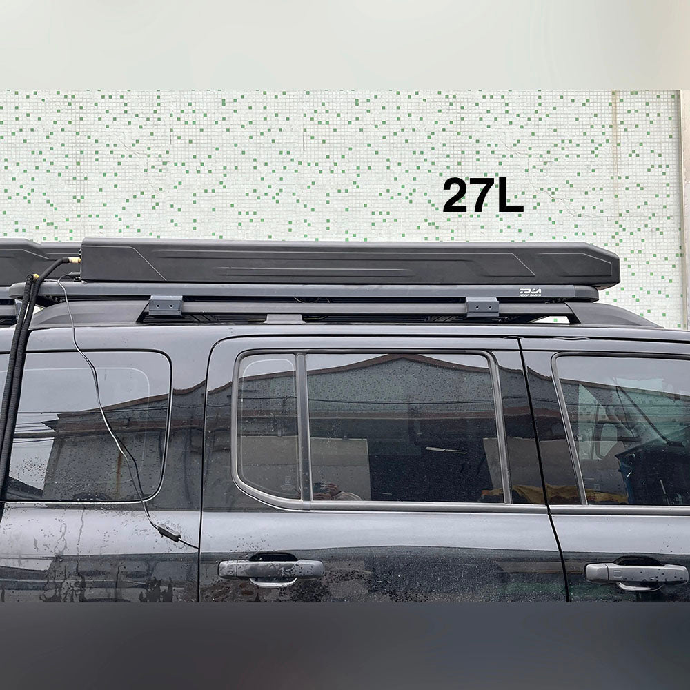 Réservoir d’Eau Latéral avec Pompe 12V Intégrée sur Xperts4x4 Accessoires 4x4 Off-Road