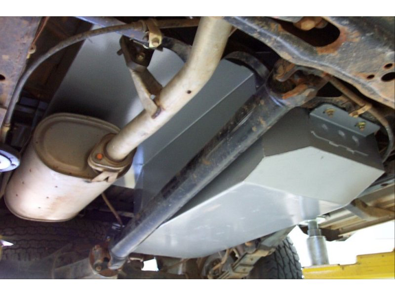 Réservoir de remplacement LRA 140L Mitsubishi L200 1996 à 2005 sur Xperts4x4 Accessoires 4x4 Off-Road