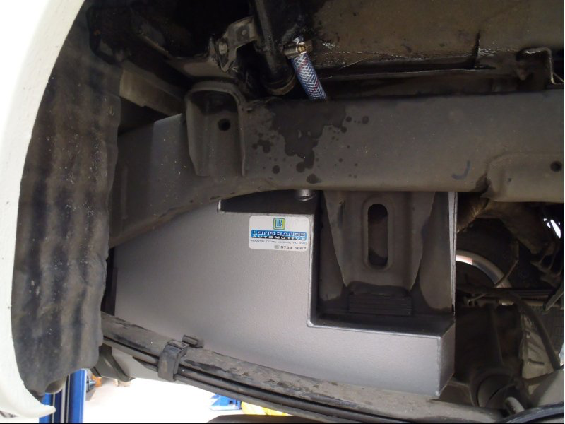 Réservoir de remplacement LRA 145L Nissan Navara D40 Espagnol sur Xperts4x4 Accessoires 4x4 Off-Road