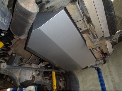 Réservoir de remplacement LRA 146L pour Nissan Patrol Y60 SWB / LWB sur Xperts4x4 Accessoires 4x4 Off-Road