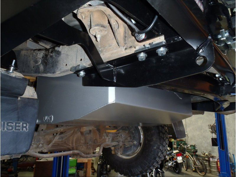Réservoir de remplacement LRA 160L Toyota Land Cruiser Série 80 sur Xperts4x4 Accessoires 4x4 Off-Road
