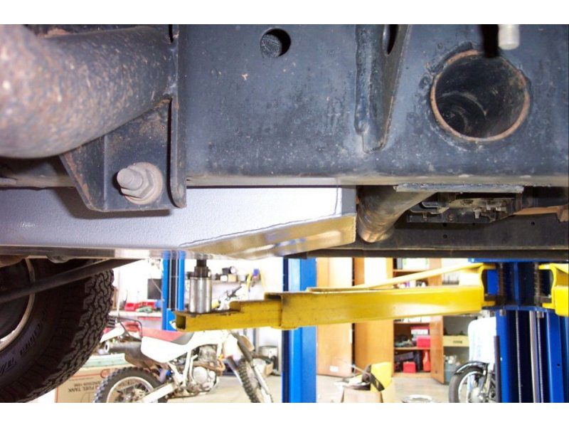 Réservoir de remplacement LRA 75L Nissan Patrol GR Y61 sur Xperts4x4 Accessoires 4x4 Off-Road