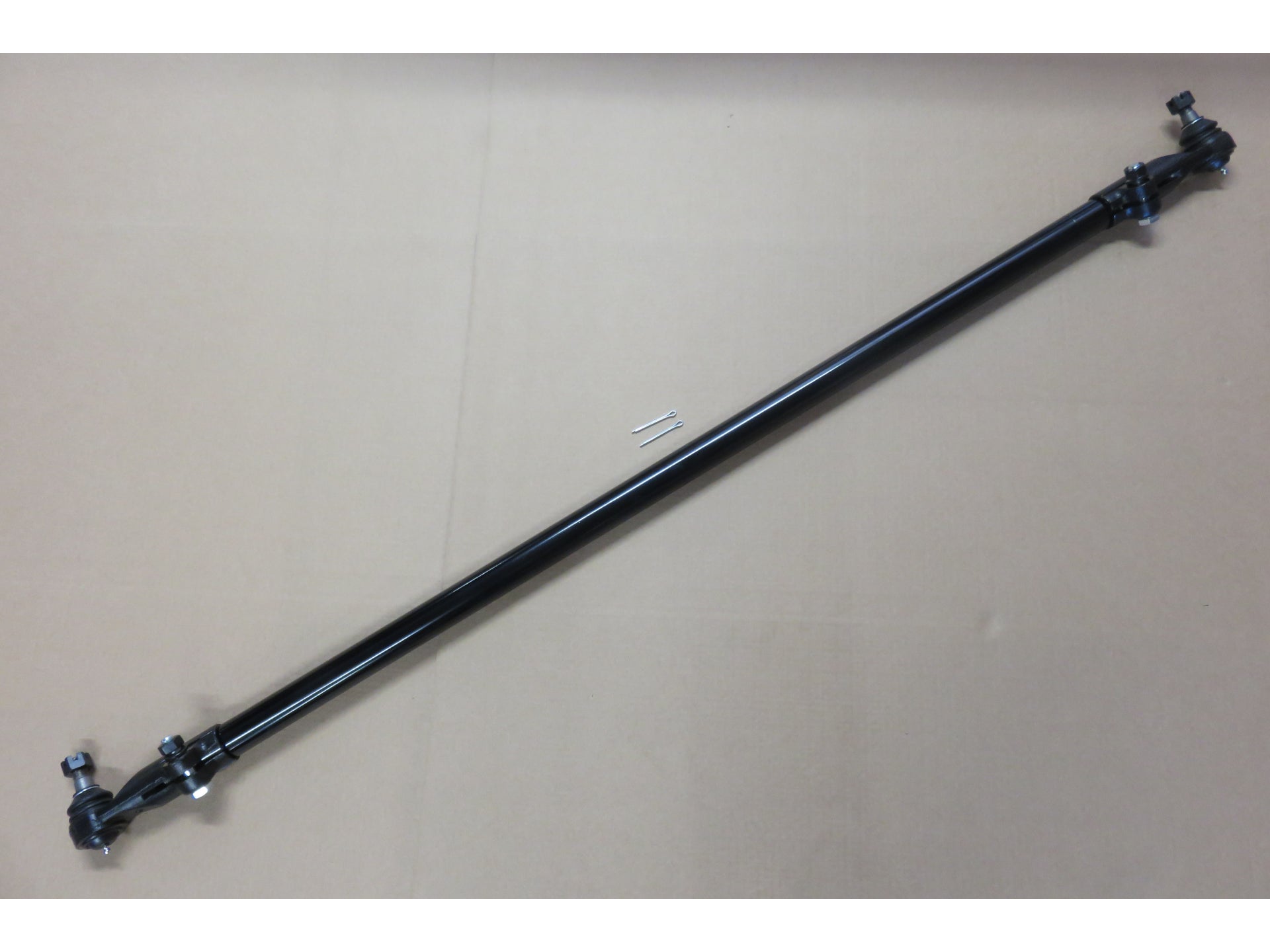 Barre de liaison renforcée Patrol Y61 - complète avec rotules graissable N4-Offroad sur Xperts4x4 Accessoires 4x4 Off-Road