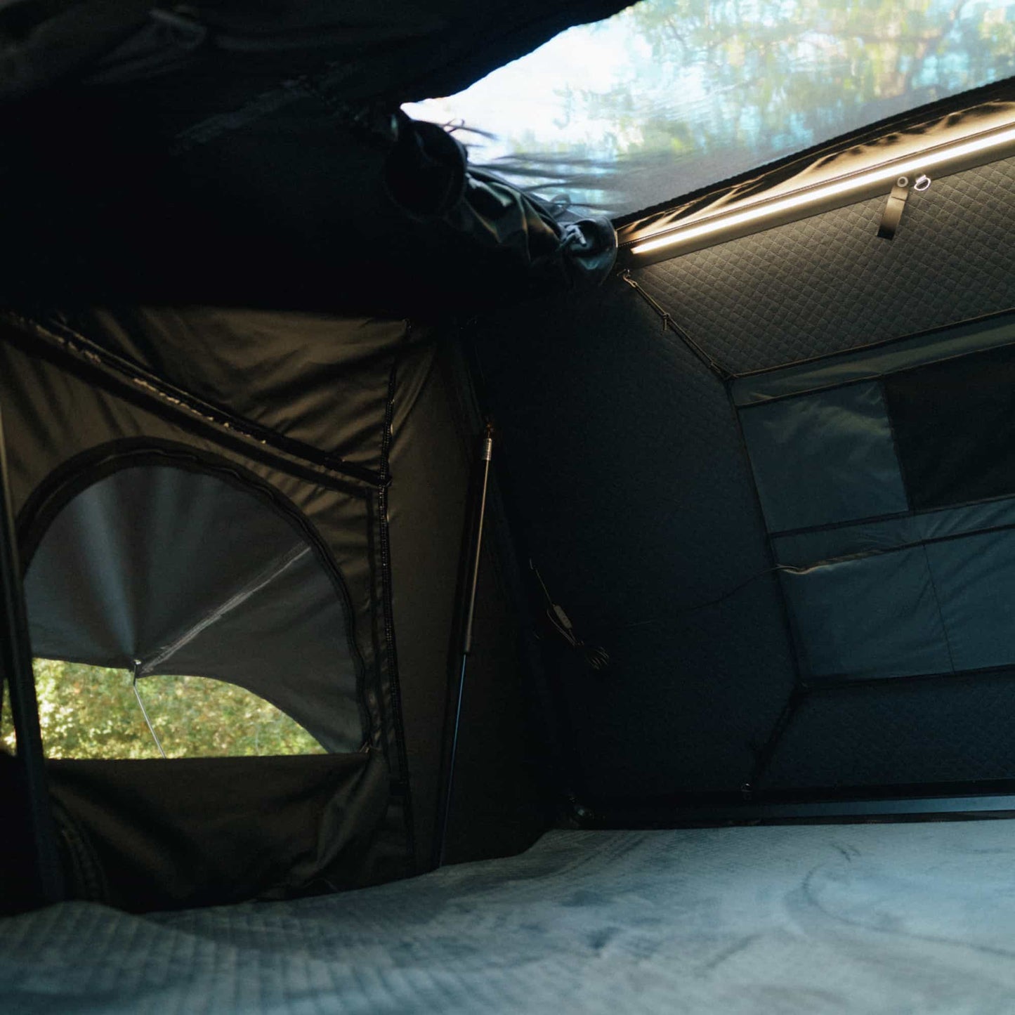 Tente de Toit Expedition XL Go Overland Canada – 4 à 5 Places sur Xperts4x4 Accessoires 4x4 Off-Road