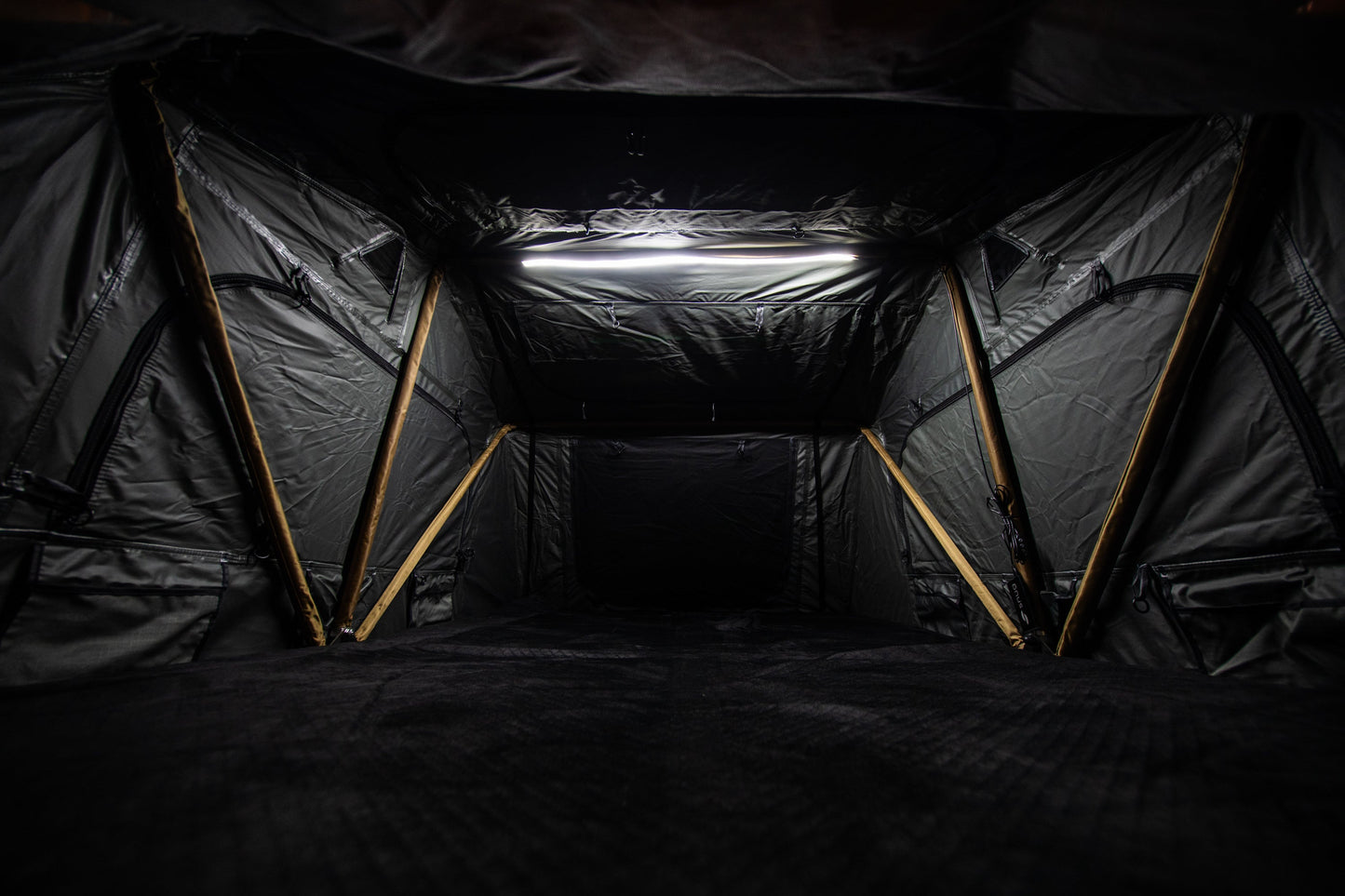 Tente de toit Souple SNUG APPALACHES (225 x 240 x 126 cm) sur Xperts4x4 Accessoires 4x4 Off-Road