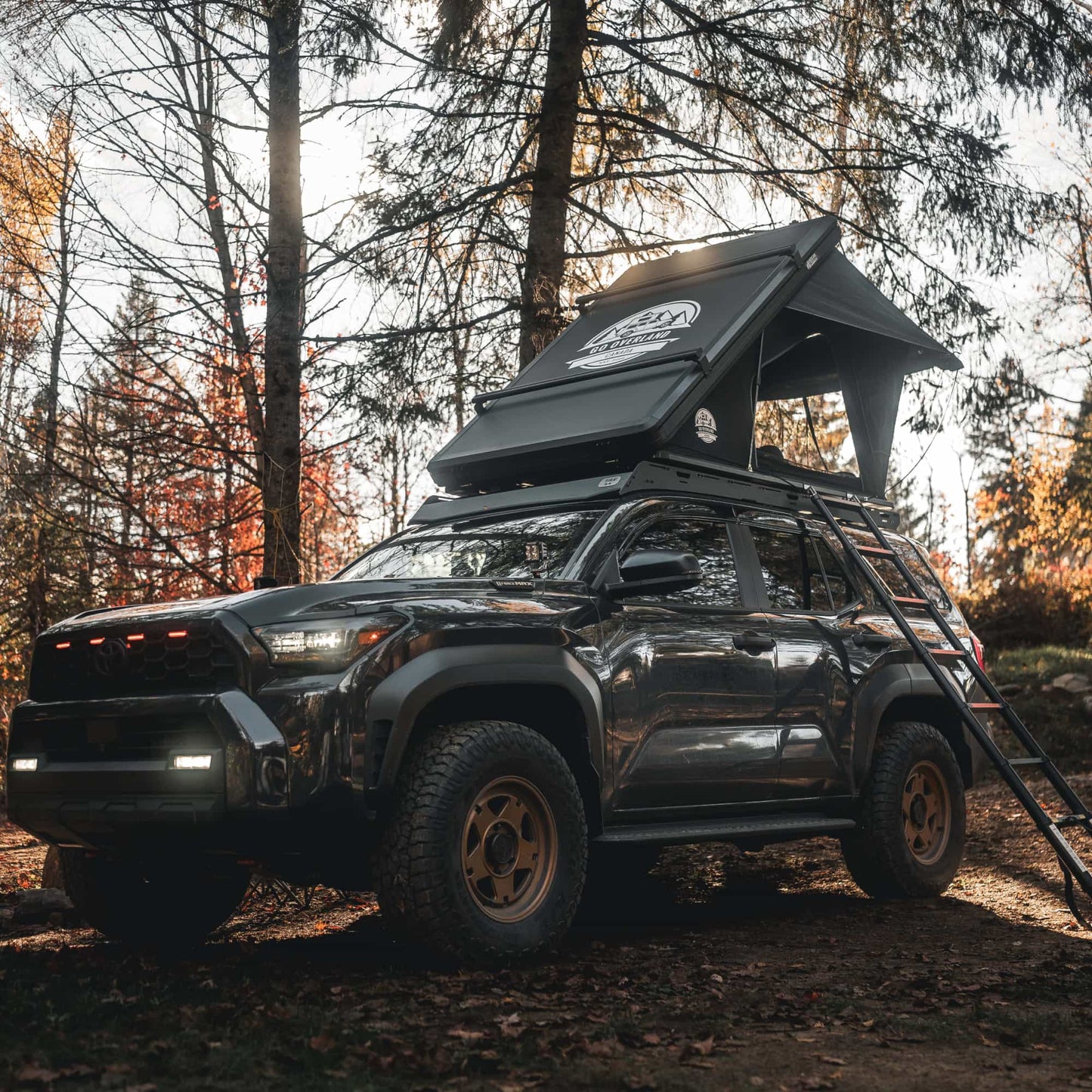 Tente de Toit Summit 140 GO OVERLAND – Coque Aluminium Ultra-Légère sur Xperts4x4 Accessoires 4x4 Off-Road