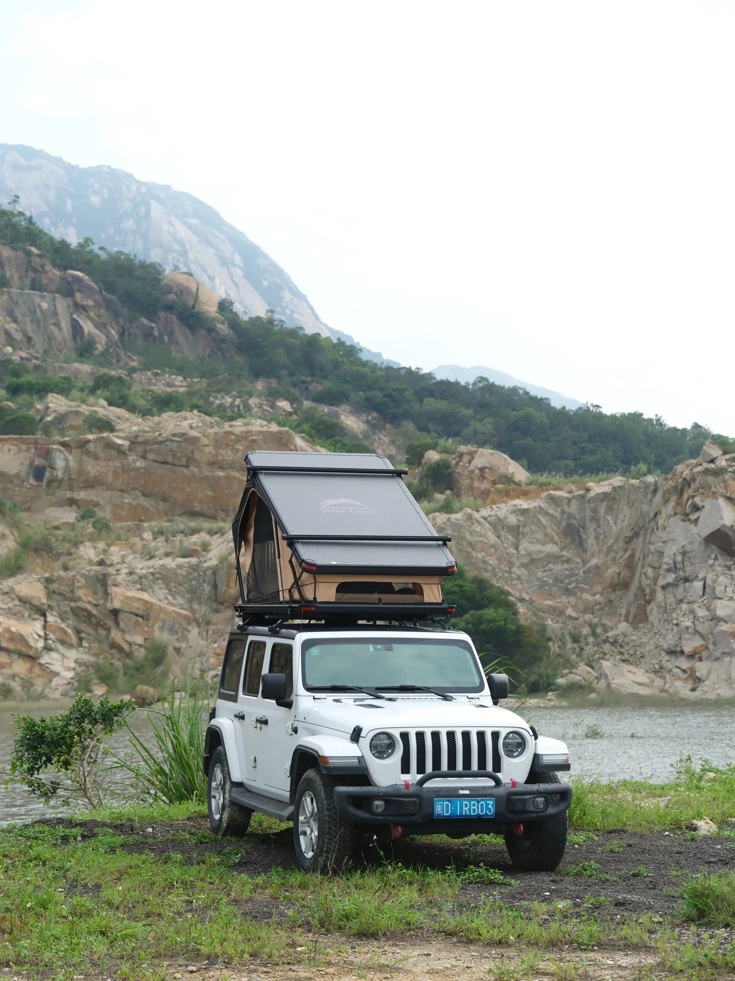 Tente de Toit WildLand | Bush Cruiser 140 V2 | 3 Places sur Xperts4x4 Accessoires 4x4 Off-Road