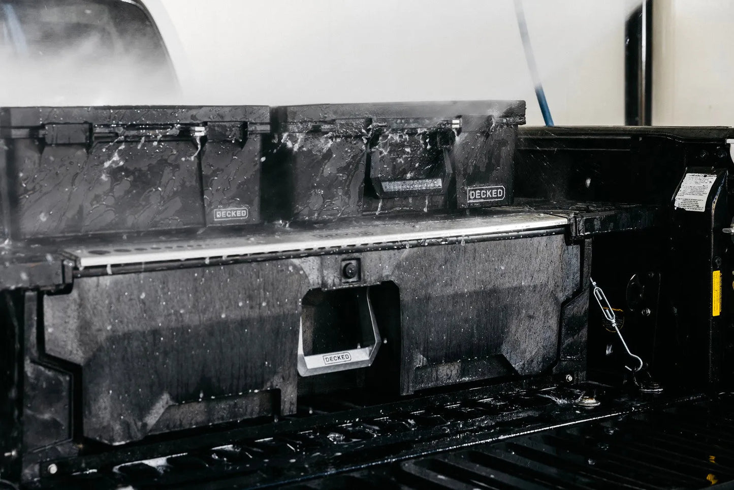 Systeme Tiroirs de Rangement | DECKED | Tiroirs pour Extra Cab sur Xperts4x4 Accessoires 4x4 Off-Road